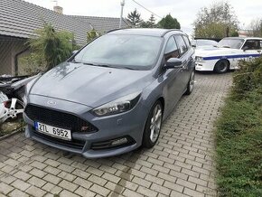 ford focus ST 2.0 tdci 136 kw 2017/12