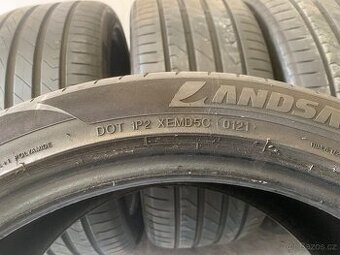 245/40 R18