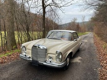 Mercedes Benz w111 coupe - 1