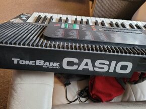 Prodám keyboard Casio - 1