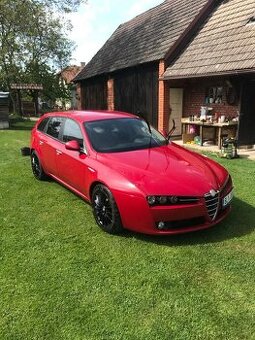 ALU kola Alfa Romeo s letním pneu 235/45 R18