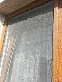 Použité plastové okno zl. dub, cca 1430 x 1760 mm