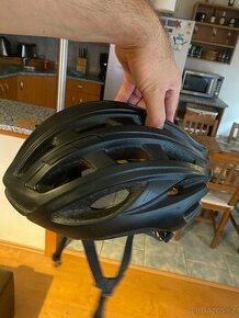 Cyklo helma-Specialized