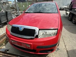 Fabia 1 - prodám přední kapotu tel 731328873