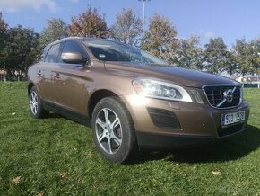 Volvo XC60 4x4 koupeno v ČR - Serviska