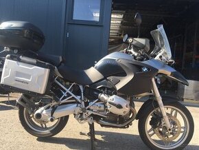 BMW R 1200 GS,Servisní knížka