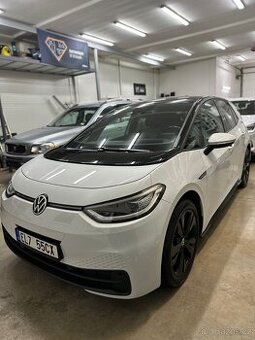 VW ID.3 Pro Tour S (82kw,DPH,plna vybava)