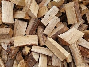 Palivove dřevo štipané