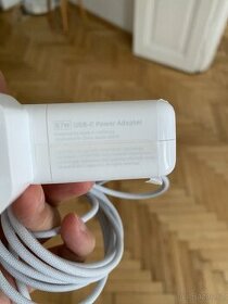 Apple 67W USB-C napájecí adaptér - 1