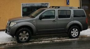 Prodám Nissan Pathfinder 4x4 s vadou