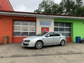 prodám Alfa Romeo 159, v motorizaci 1.9 JTD 110kw