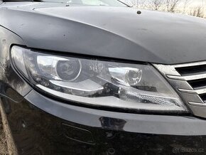 Přední pravé a levé světlo xenon VW Passat CC rv.2013