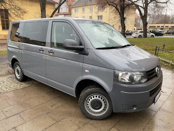 VW T5, 103kw r.v. 2011, 1. majitel, 9míst, lůžková úprava