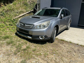 Subaru outback 2.0 d manual 2010 - 1