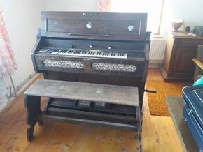 Prodám harmonium před renovací