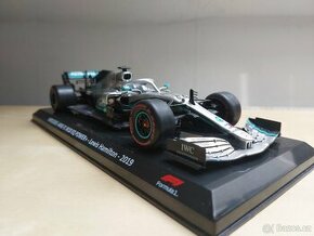 Mercedes Amg W10 Lewis Hamilton 1:24 Premium colectibles