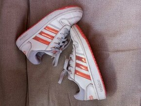 Adidas vel.32