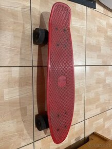 Maly skateboard cerveny - pennyboard