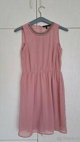 Růžové šaty - 1