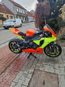 Yamaha r1 okruhovka