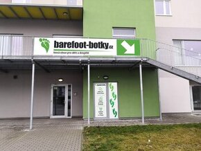 Asistenka prodeje v obchodě s barefoot obuví