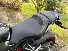 Komfortní sedačka Yamaha MT10 2016-20