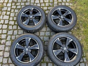 17 5x114, 3 originální kola Toyota CH-R 215 60 17