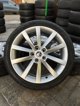 ORIGINÁL Alu Škoda ALARIS R18, 5x112 - LETNÍ PNEU