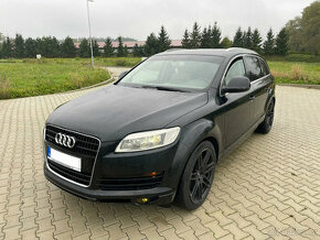 AUDI Q7 4.2FSi QUATTRO - 6 MÍST