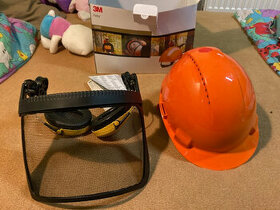 Ochranná helma, štít dřevorubecký -nová