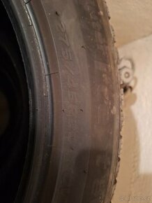 Zimni Hankook 275/45 R20