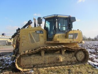 Pásový dozer CAT D7E - 1