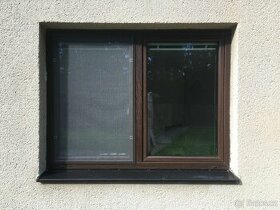 2 okna VEKRA 3-sklo, Ug0,6, tmavý dub / bílá
