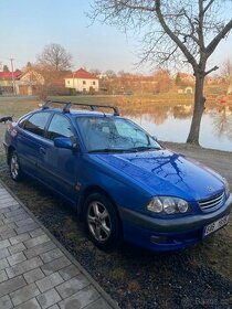 Toyota Avensis 2.0 Liftback - 1