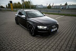 Audi RS4 Avant, V8