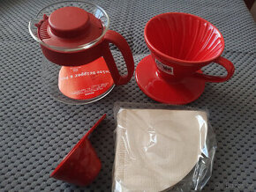 Hario V60-01 Pour Over Kit - červená keramická sada