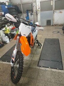 KTM 250 SX-F 2022 - 1