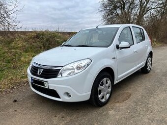 Dacia Sandero 2012 1.2 16v 55kw jen 30.tkm CZ serviska klima