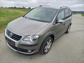 Volkswagen Touran, 2.0Tdi Cross+Navi+Xenon+klima - 1