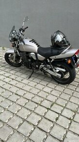 Suzuki GSX 750 Inazuma