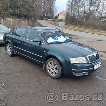 Škoda Superb, 2,8V6,KRÁSNÝ,MAX VÝBAVA,MANUÁL