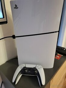 PlayStation 5 s mechanikou - 1