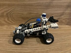 Lego Technic Policie Auto - 1