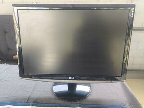 LG 24" FHD monitor - 1