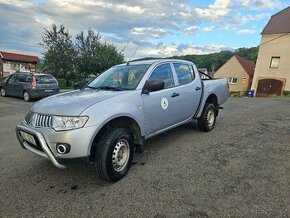 Mitsubishi L200 2.5 DID 100kw 186tis km 2013 DPH nové v ČR