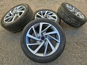 Letní r17" Volkswagen 5x100 et51 pneu 99% - 1