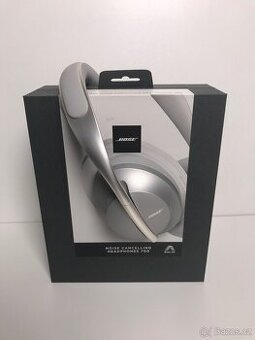 BOSE Noise Cancelling 700 + 2x náušníky + Stojánek