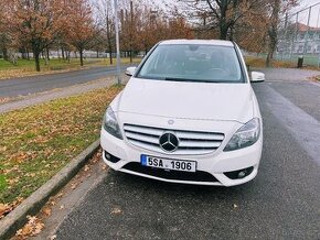 Mercedes Benz B 180