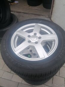 Sada alu kol rozteč 5x112 s zimní pneu rozměr 215/65/16