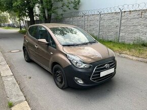 Hyundai ix20 1.6i 92kw 6rychl 1maj v ČR TOP VÝBAVA - 1